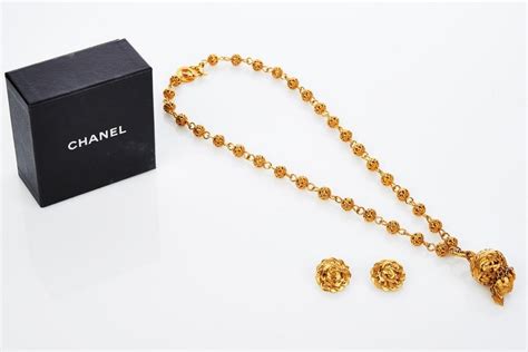 chanel ball chain